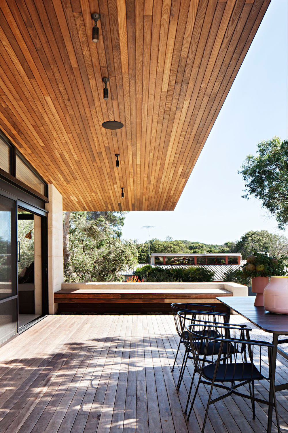 Robson Rak Architects – Layer House