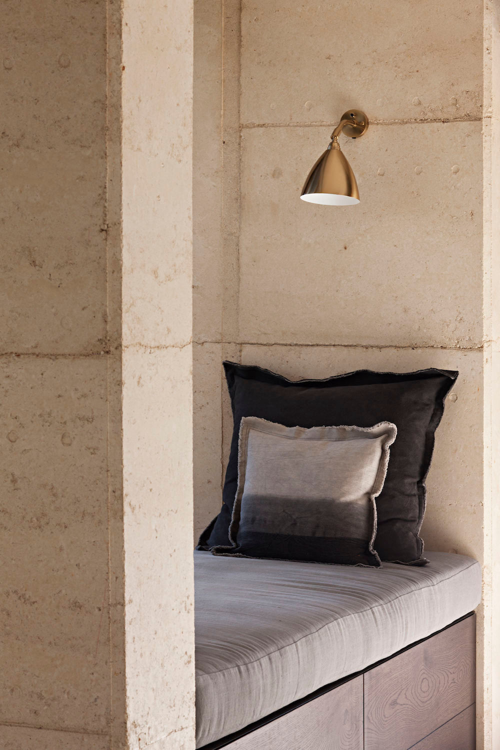 Robson Rak Architects – Layer House