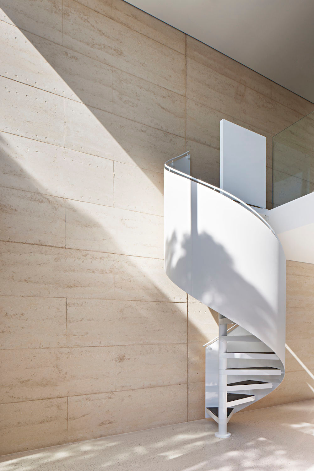 Robson Rak Architects – Layer House