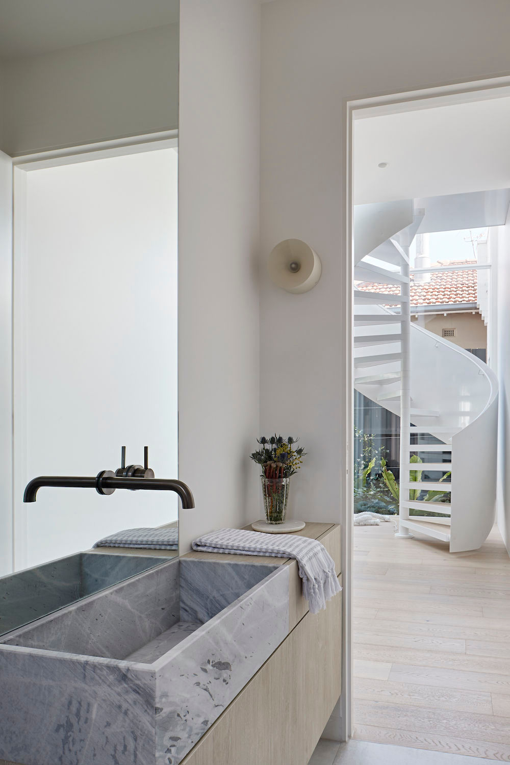 Robson Rak Architects – The White House